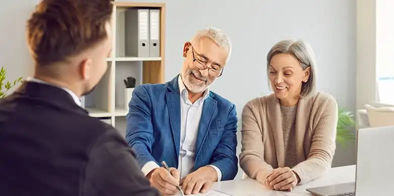 Why Are More Divorcing Couples Choosing Mediation Crediton?